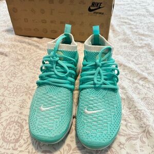 Nike Air Presto Mid Ultra Flyknit Hyper Turquoise and White Women's US Size 8